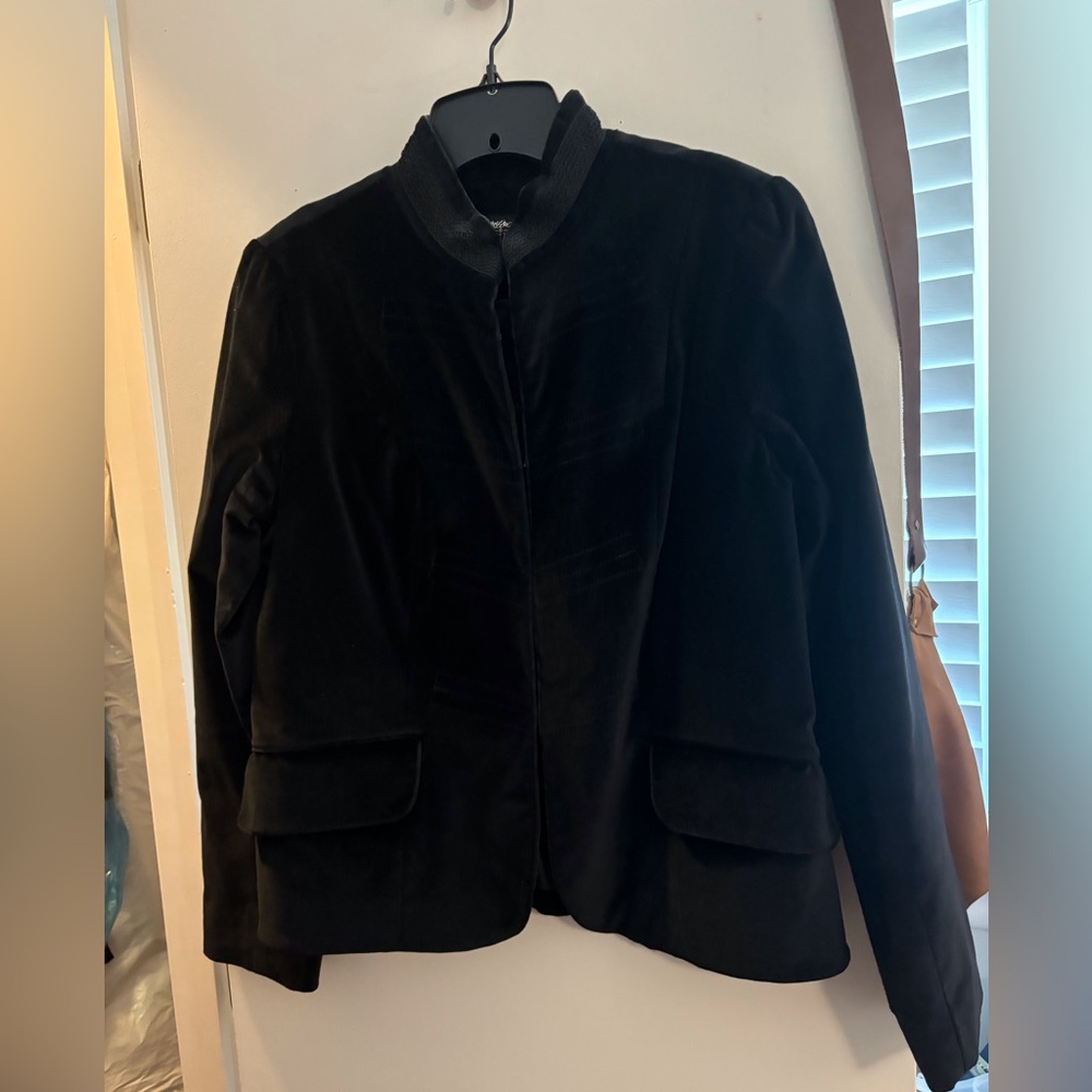 Mossimo black velvet jacket, sz L